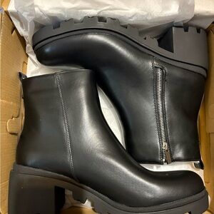 Shoe Dazzle Black Chunky Lug Sole Leather Ankle Booties